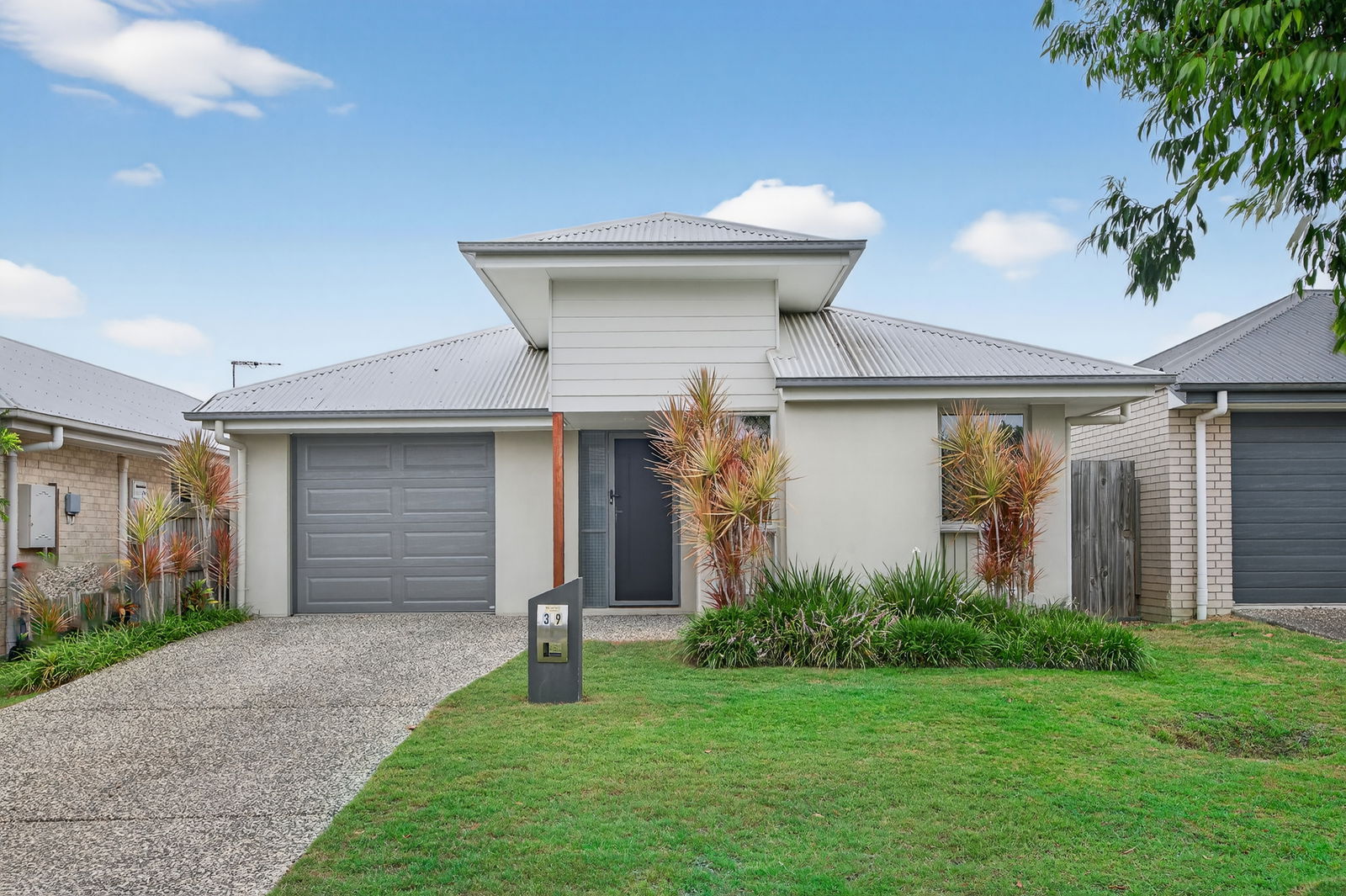 Listing image for 39 Sundown Circuit, North Lakes  QLD  4509