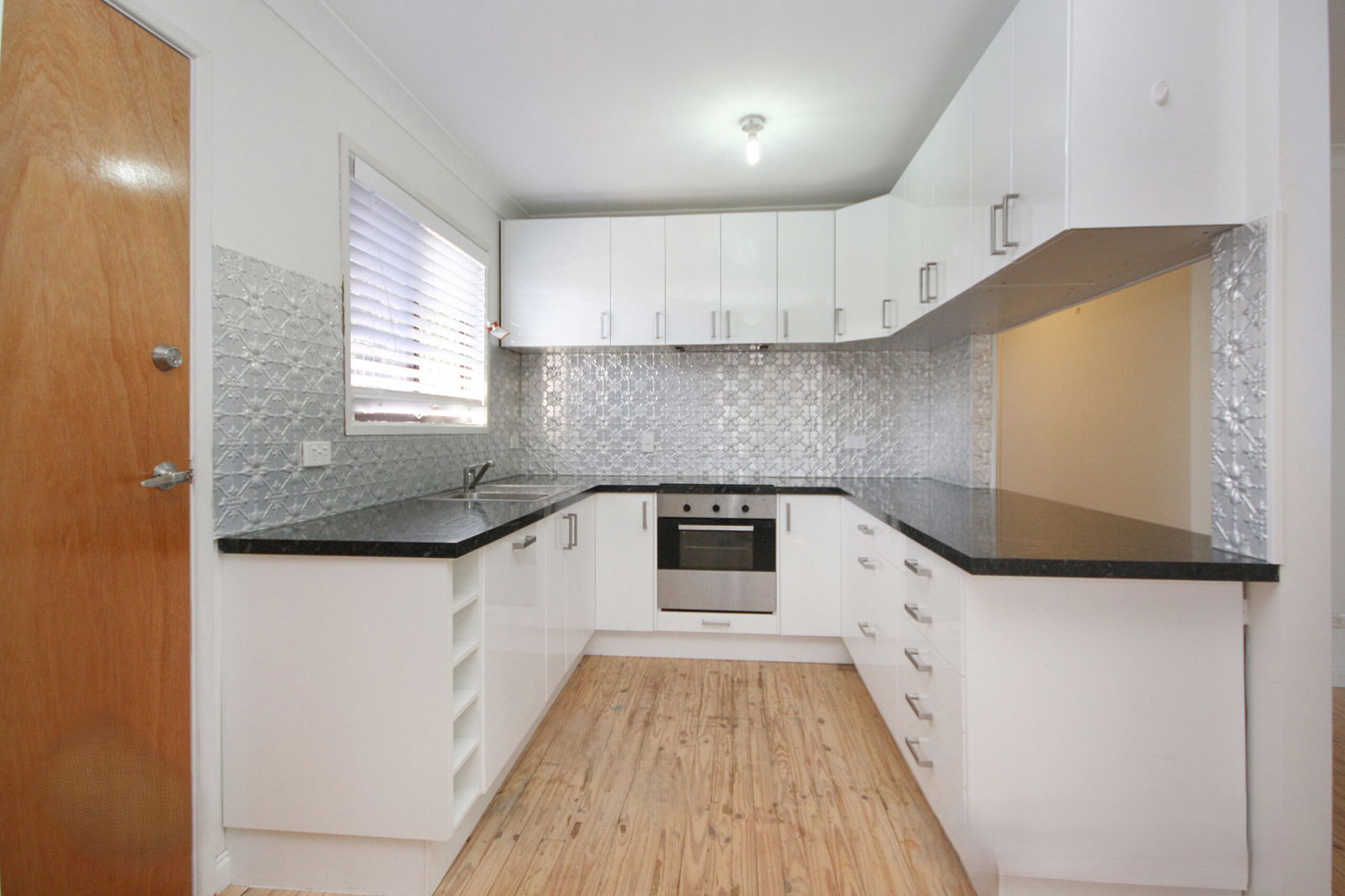 Listing image for 6 Wanganui Street, Kippa-Ring  QLD  4021