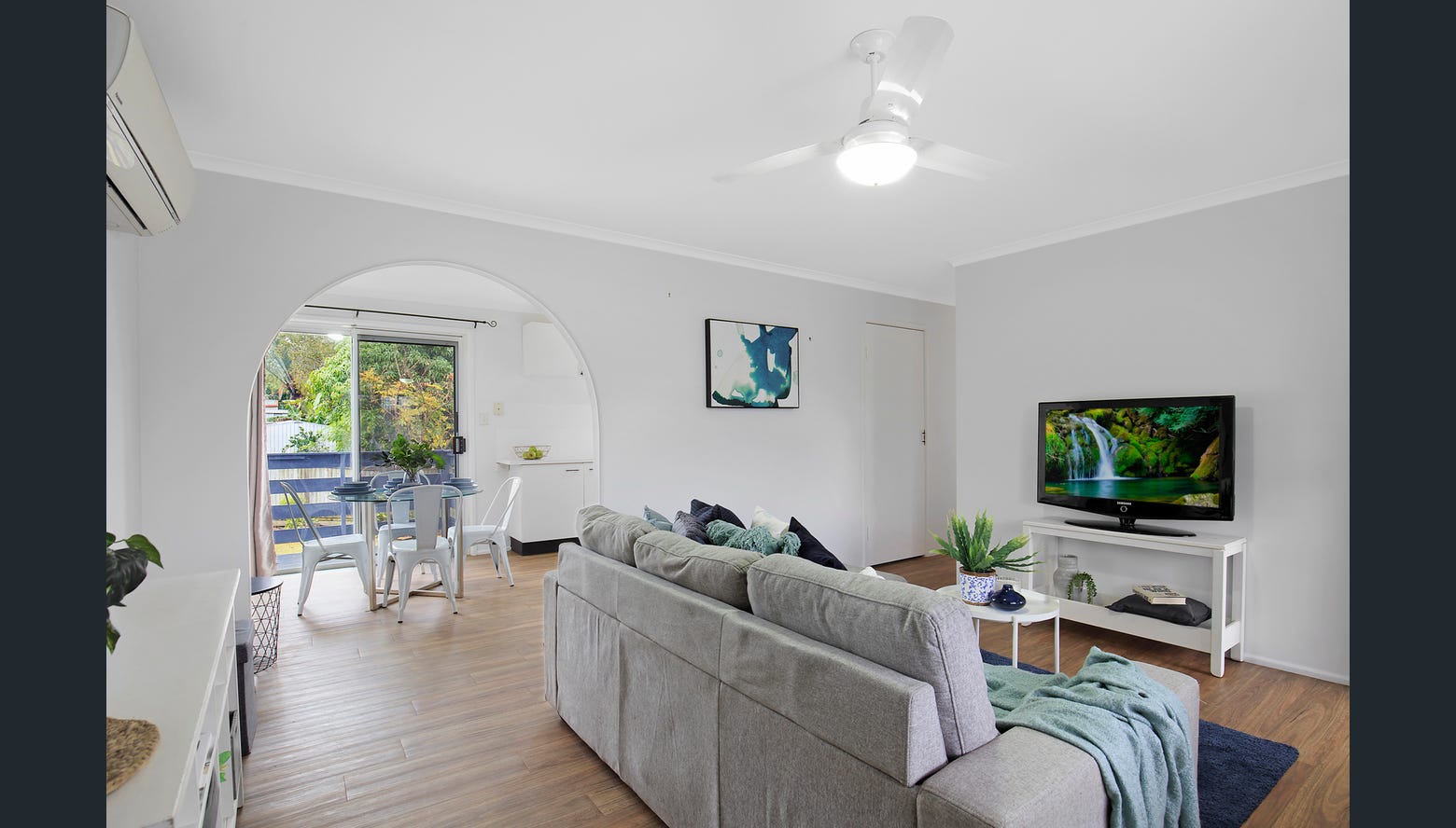 Listing image for 24 Cosway St, Hillcrest  QLD  4118