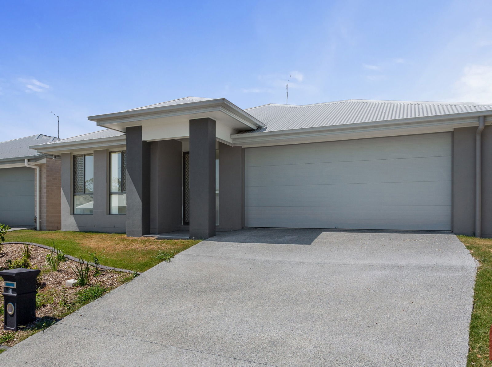 Listing image for 11 Niels Cres, Park Ridge  QLD  4125