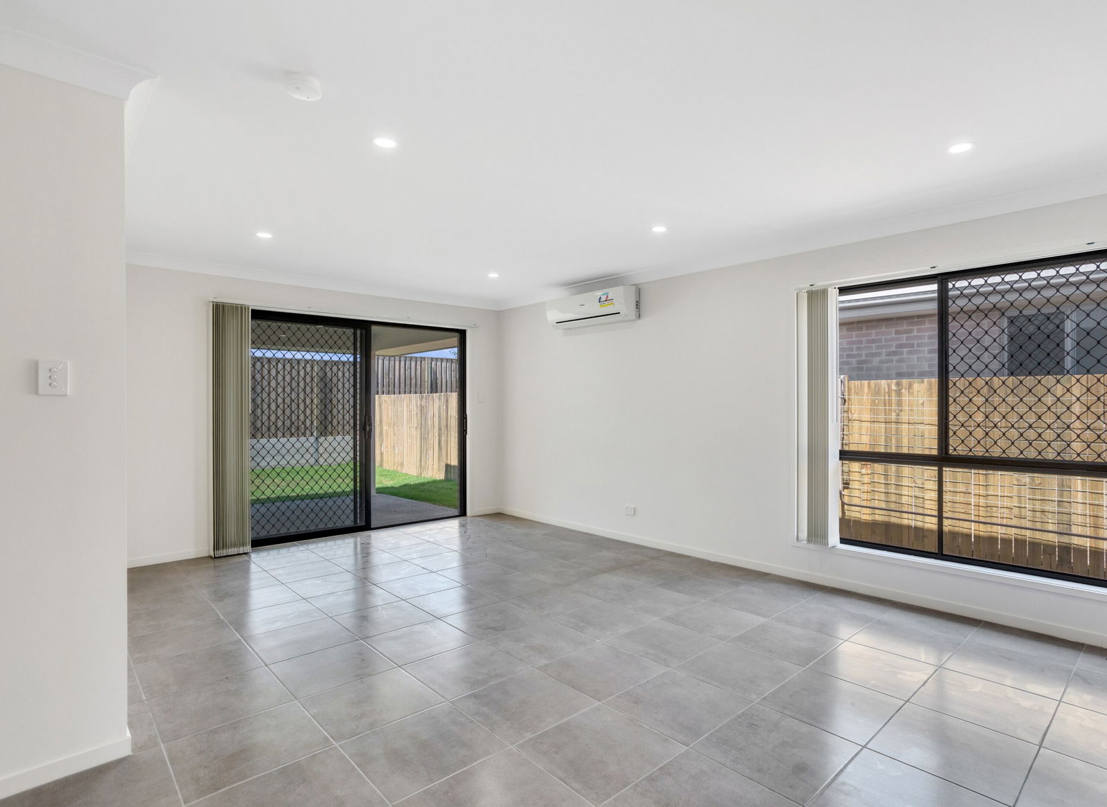 Listing image for 11 Niels Cres, Park Ridge  QLD  4125