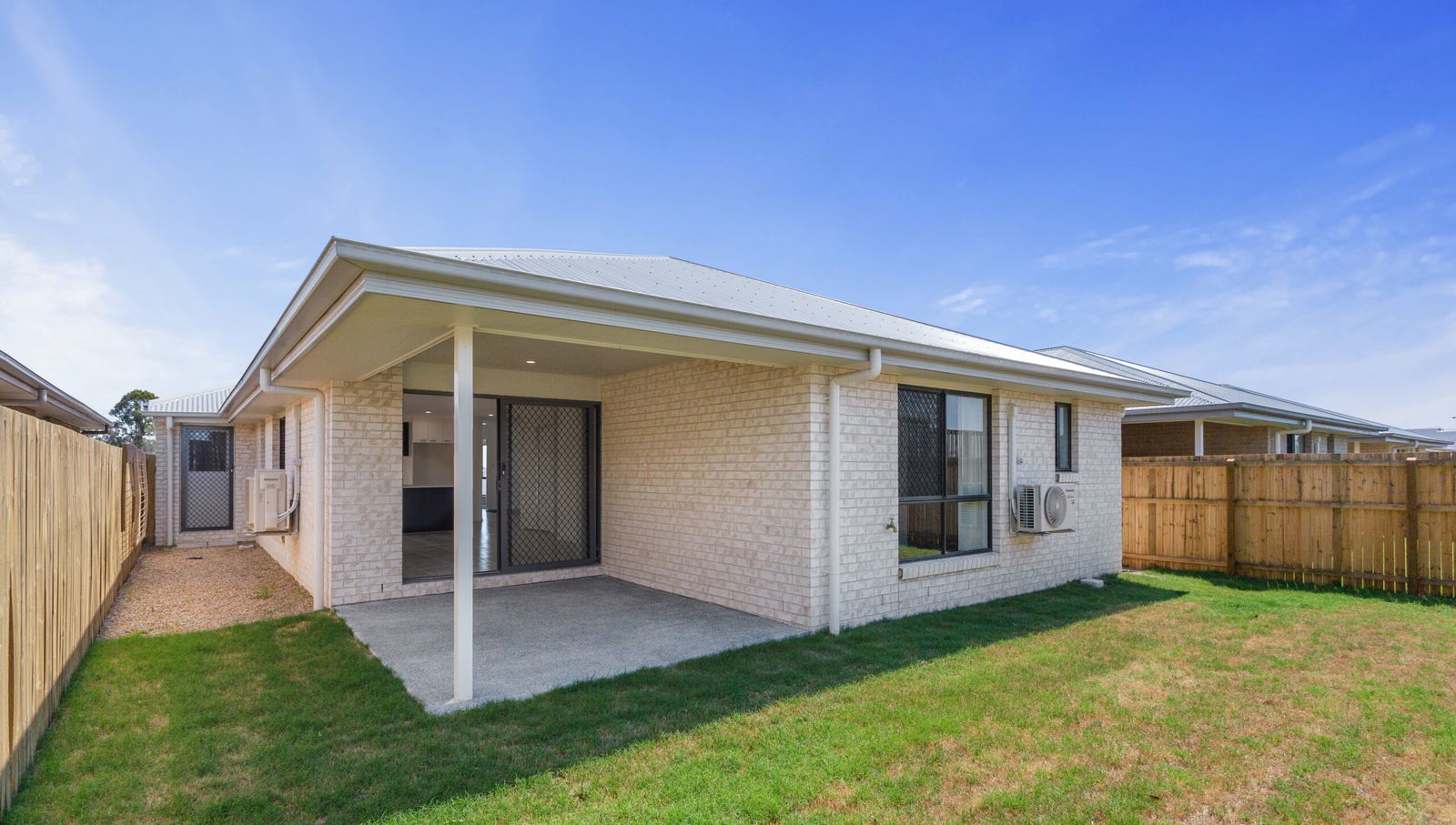 Listing image for 11 Niels Cres, Park Ridge  QLD  4125