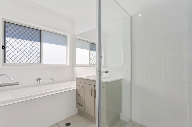 Listing image for 32 Flintwood Cres, Palmview  QLD  4553