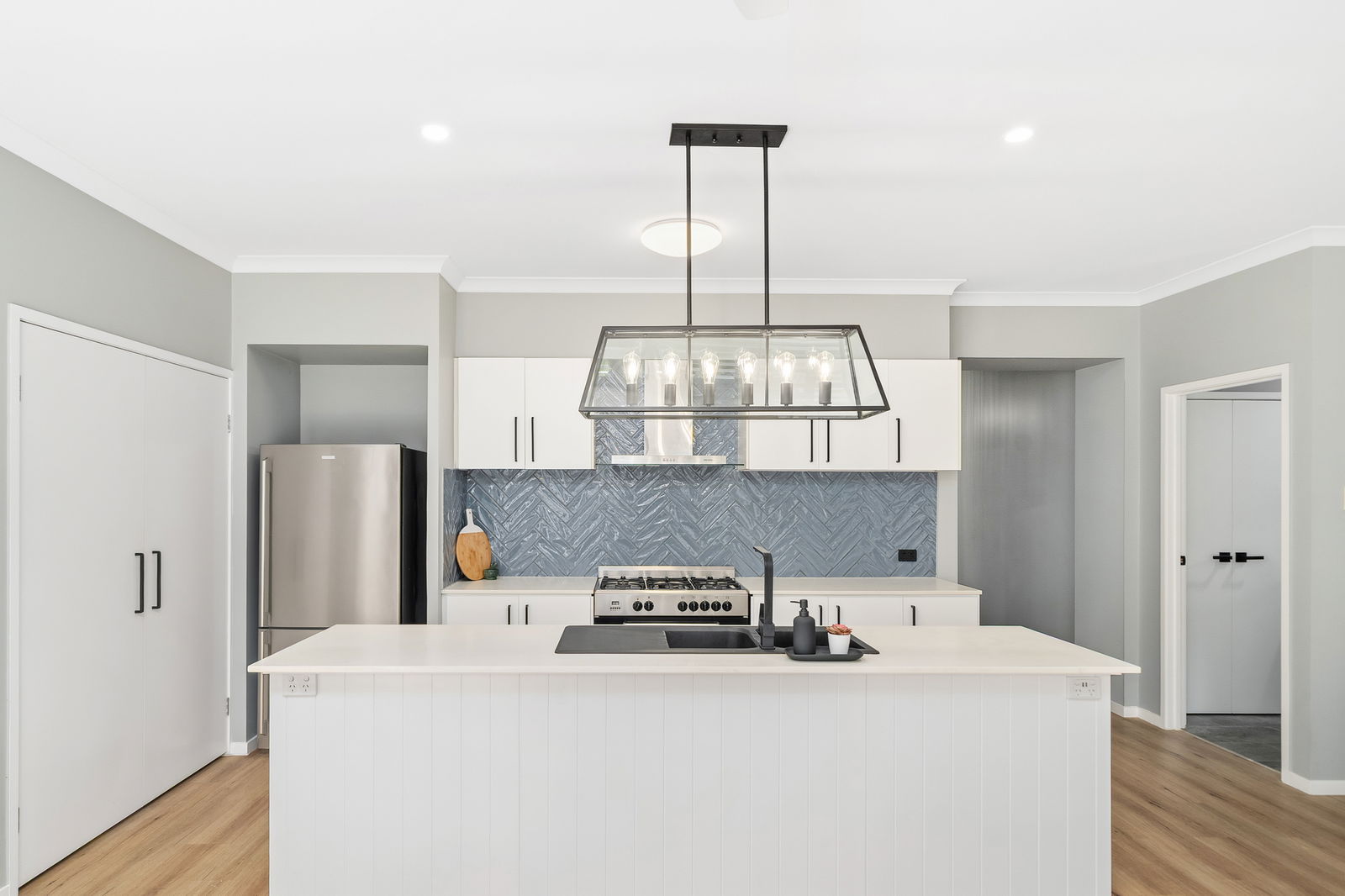 Listing image for 6 Langham Crescent, North Lakes  QLD  4509