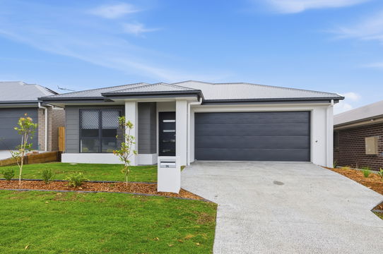 35 Cirrus rd, Flagstone