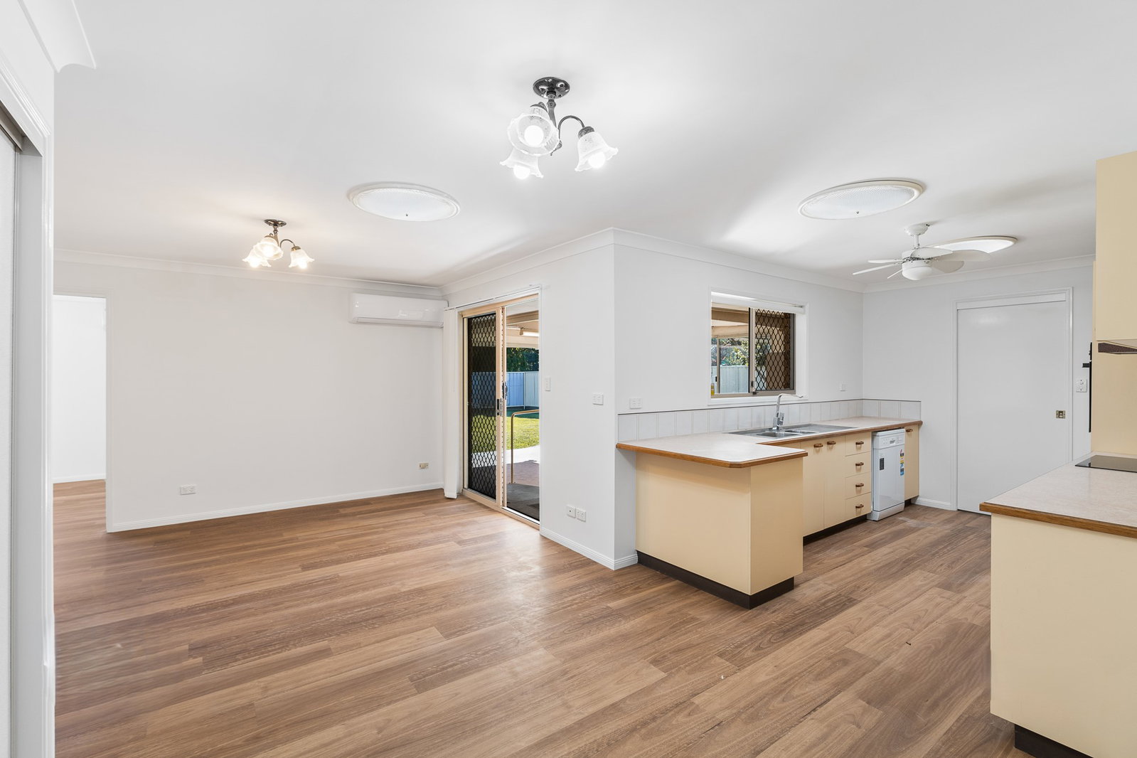 Listing image for 5 Huntington Court, Deception Bay  QLD  4508