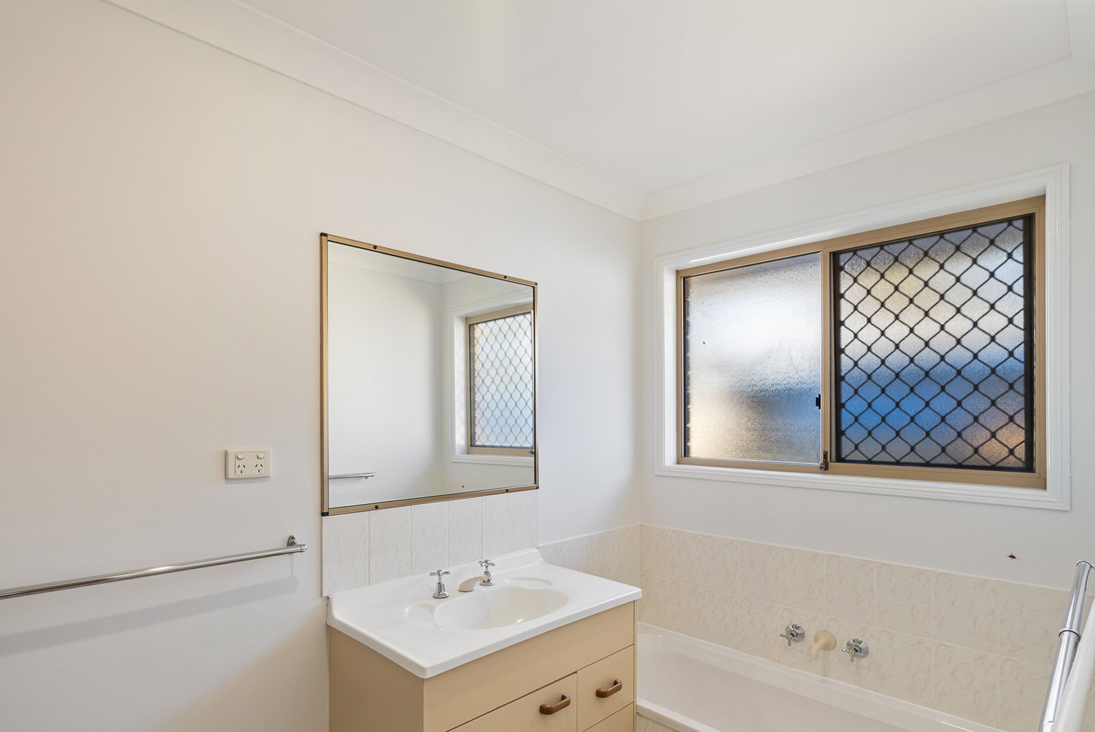 Listing image for 5 Huntington Court, Deception Bay  QLD  4508