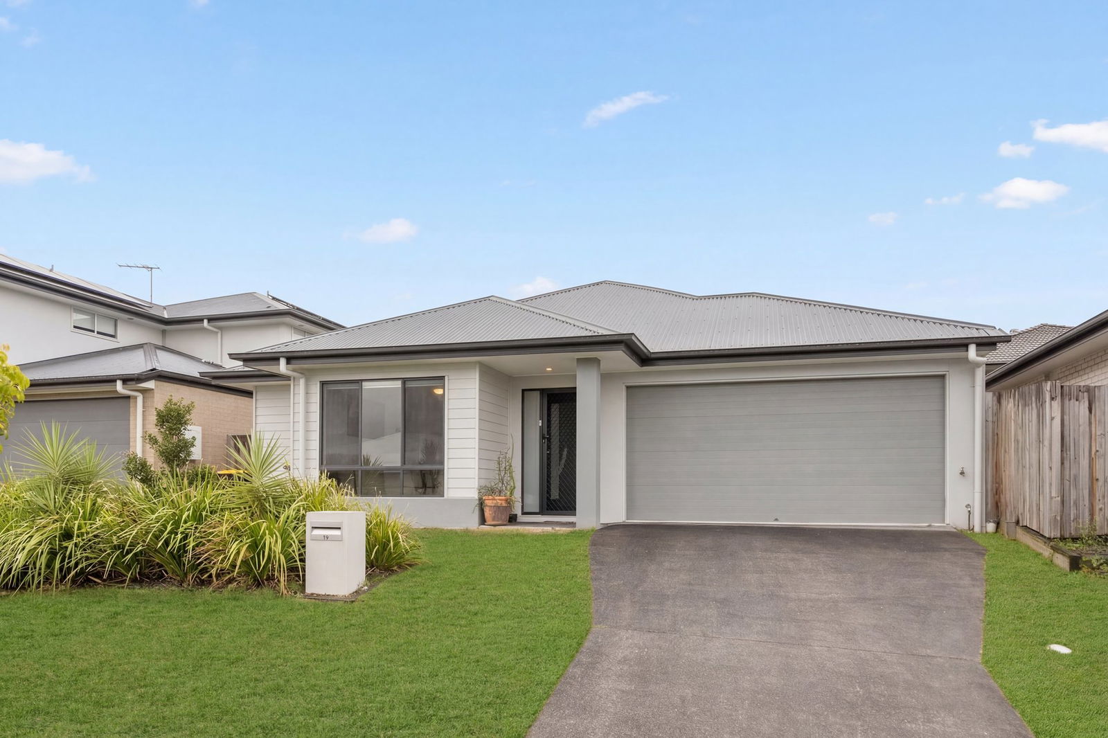 Listing image for 19 Flint Place, Park Ridge  QLD  4125