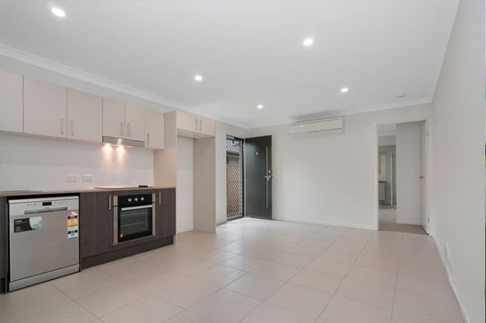 1/24 Stormbird St, Redbank Plains