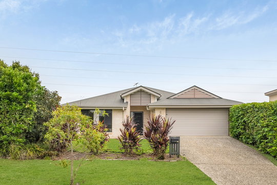 67 Rolland Parade, Warner