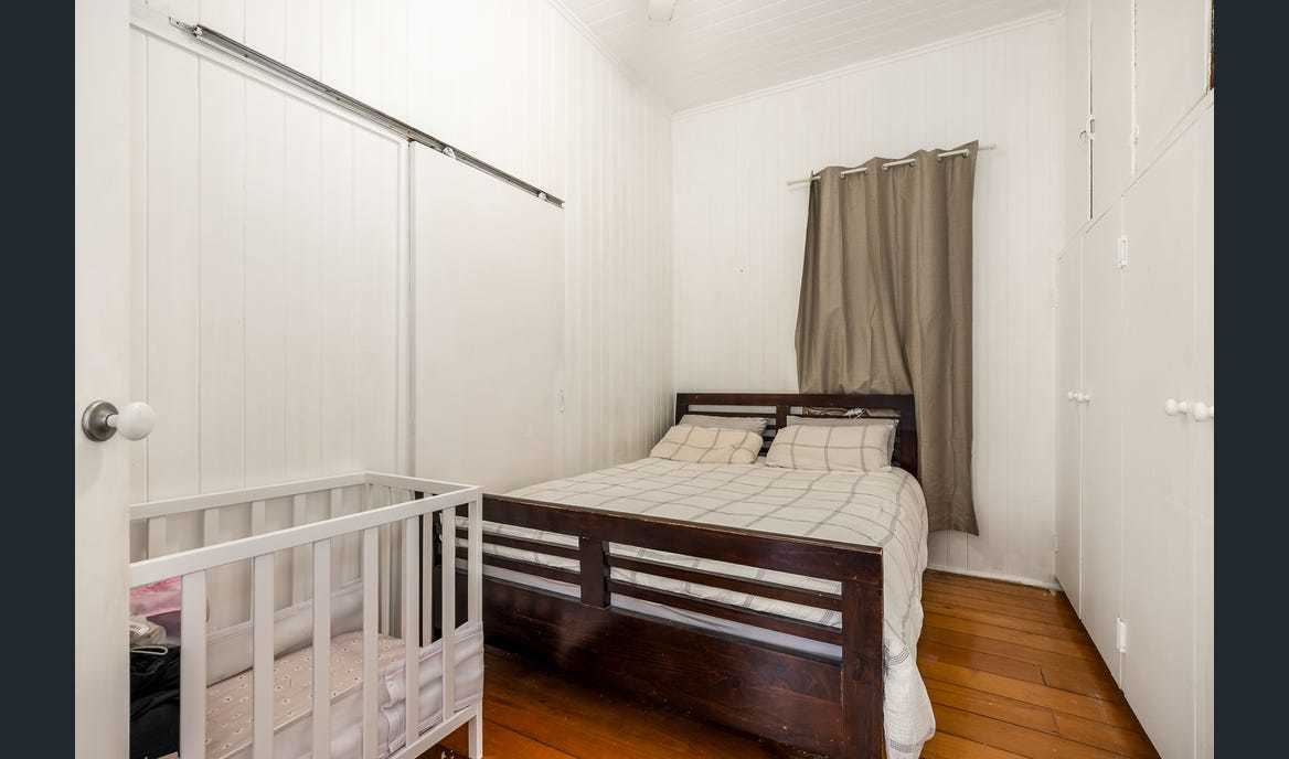 Listing image for 19 Margate Parade, Margate  QLD  4019