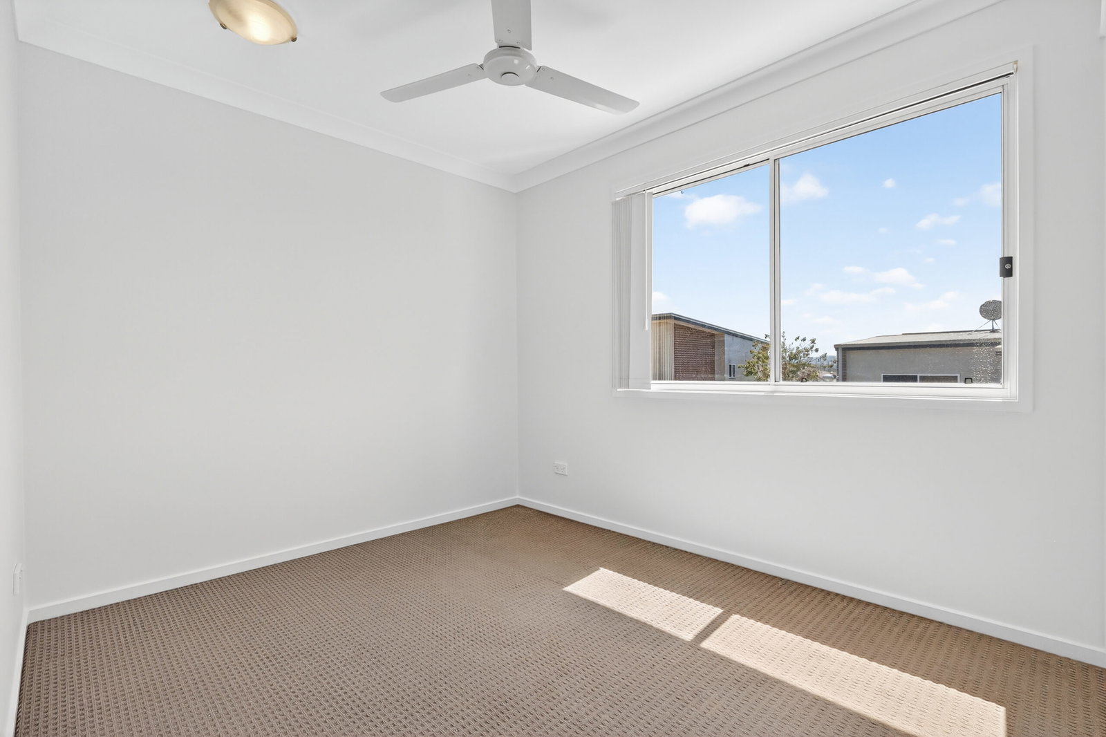 Listing image for 1/43 River Rd, Bundamba  QLD  4304