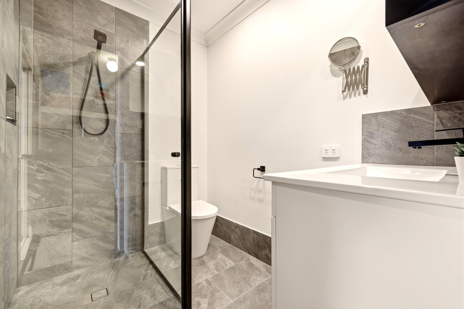 Listing image for 4/16 Murphy Street, Scarborough  QLD  4020