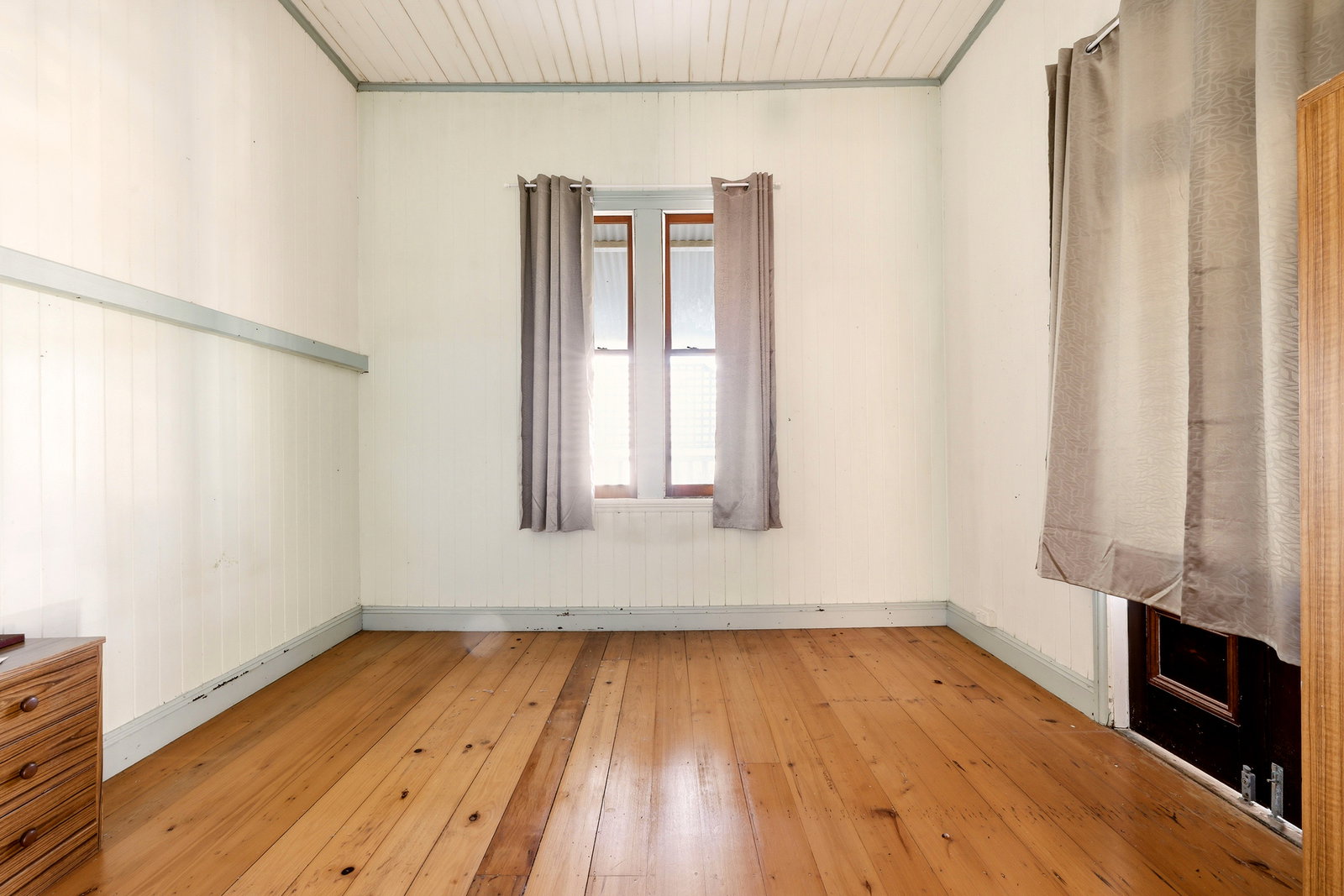 Listing image for 4 Robertson Avenue, Margate  QLD  4019