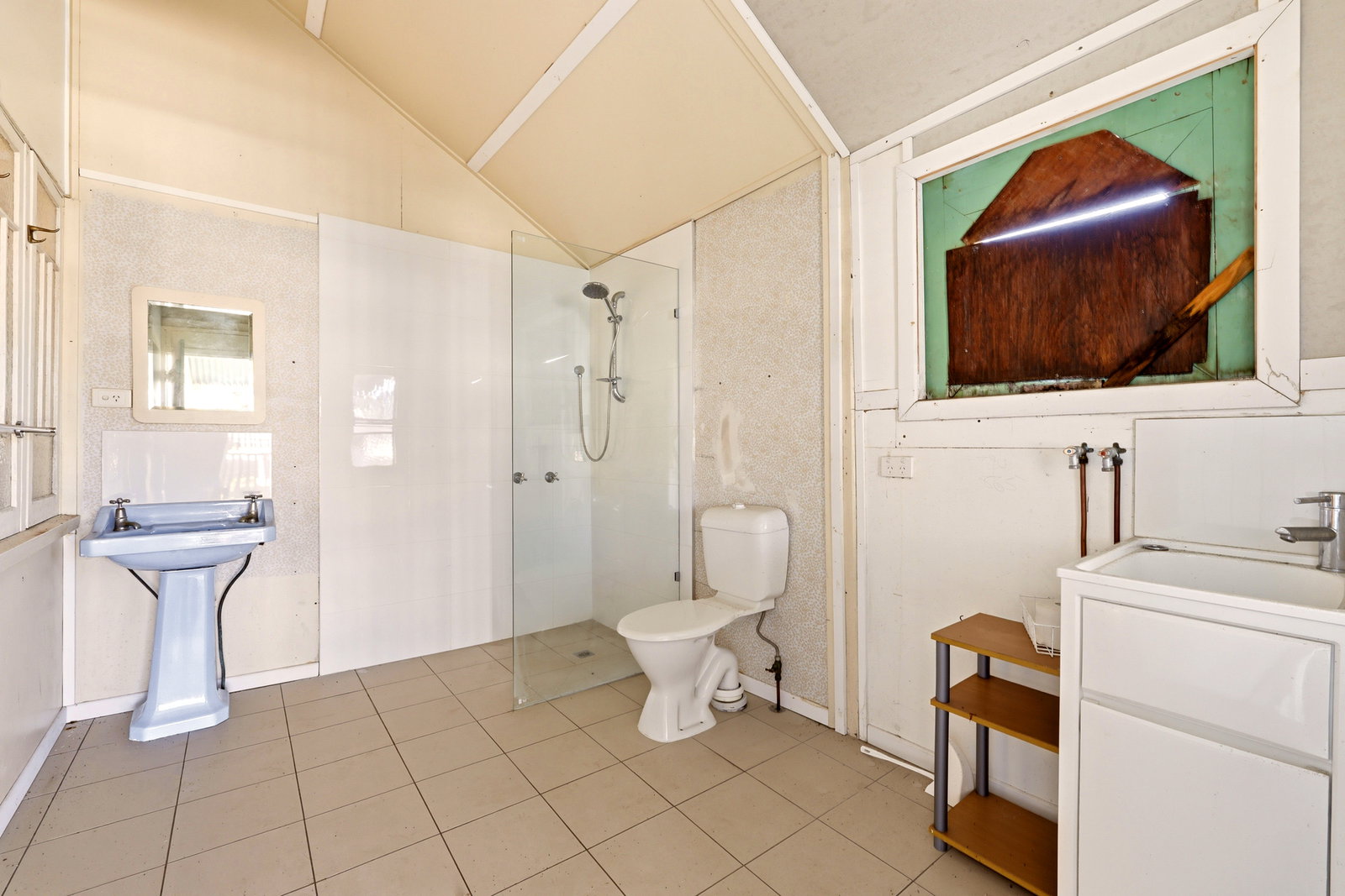 Listing image for 4 Robertson Avenue, Margate  QLD  4019
