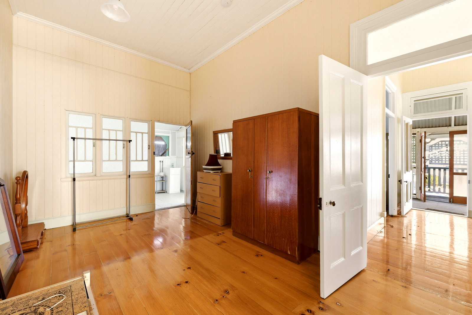 Listing image for 4 Robertson Avenue, Margate  QLD  4019