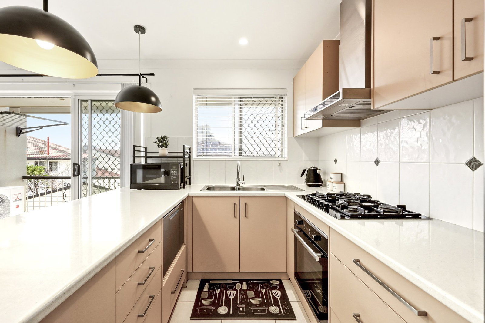 Listing image for 4/2 Osbourne Street, Scarborough  QLD  4020
