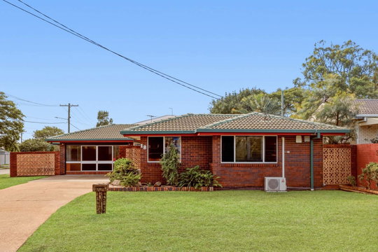 18 Aloomba Court, Redcliffe