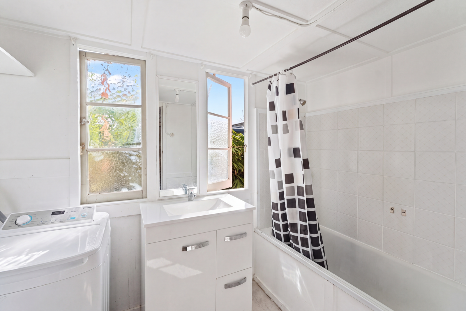Listing image for 6 Robertson Avenue, Margate  QLD  4019
