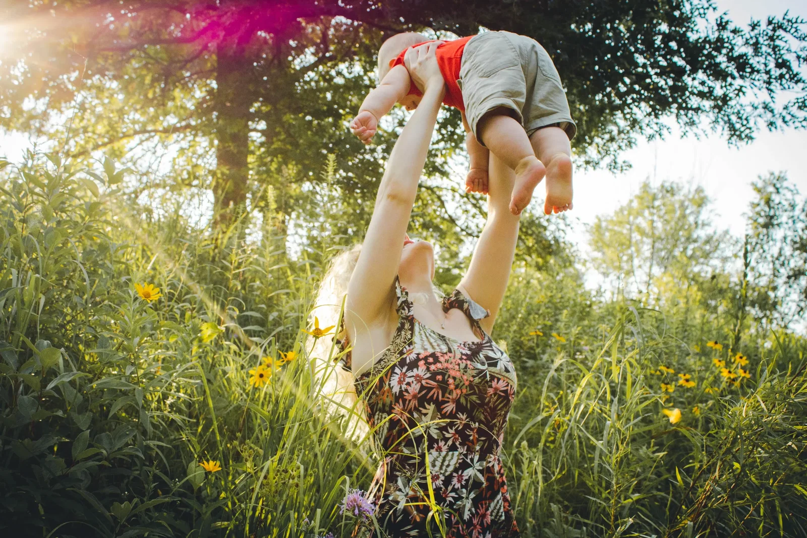 Mother holder her baby