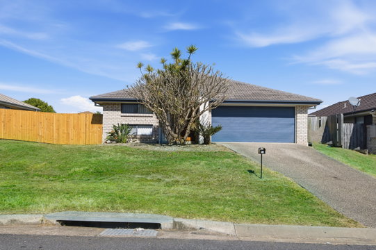 54 Dornoch Crescent, Raceview