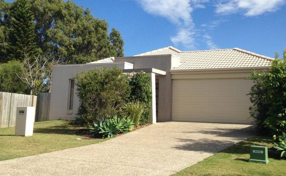 100 Nutmeg Dr, Griffin