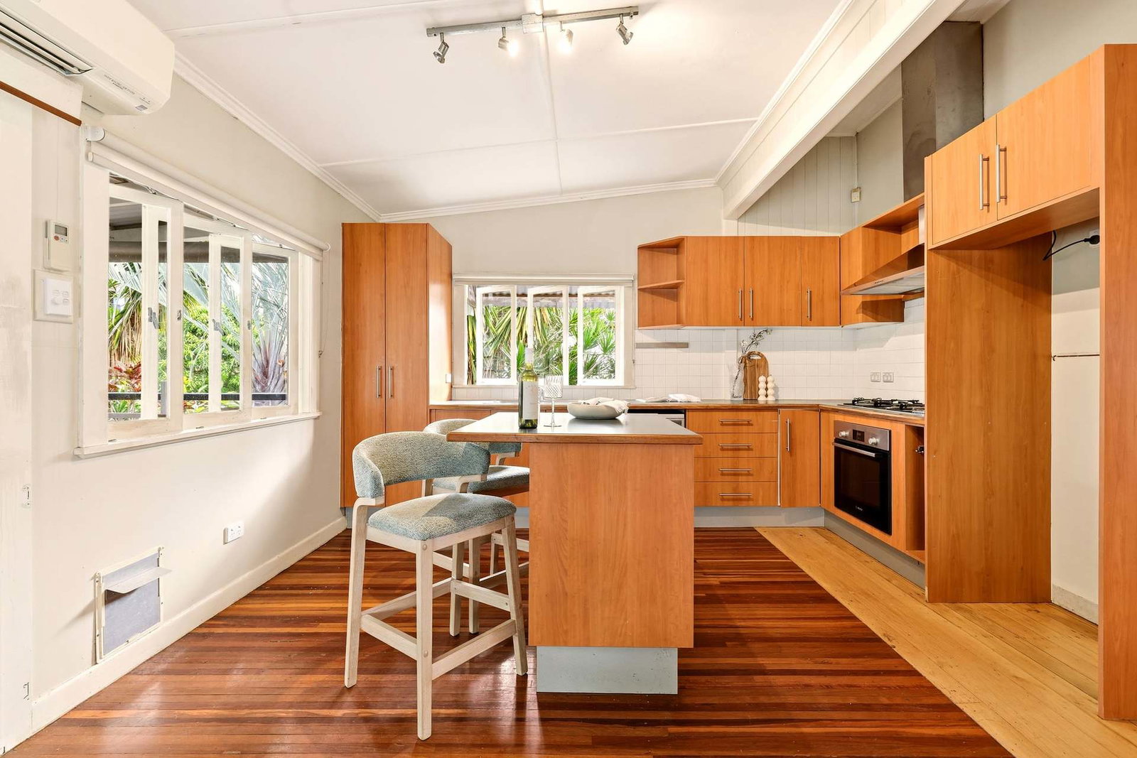 Listing image for 11 Steven Street, Redcliffe  QLD  4020