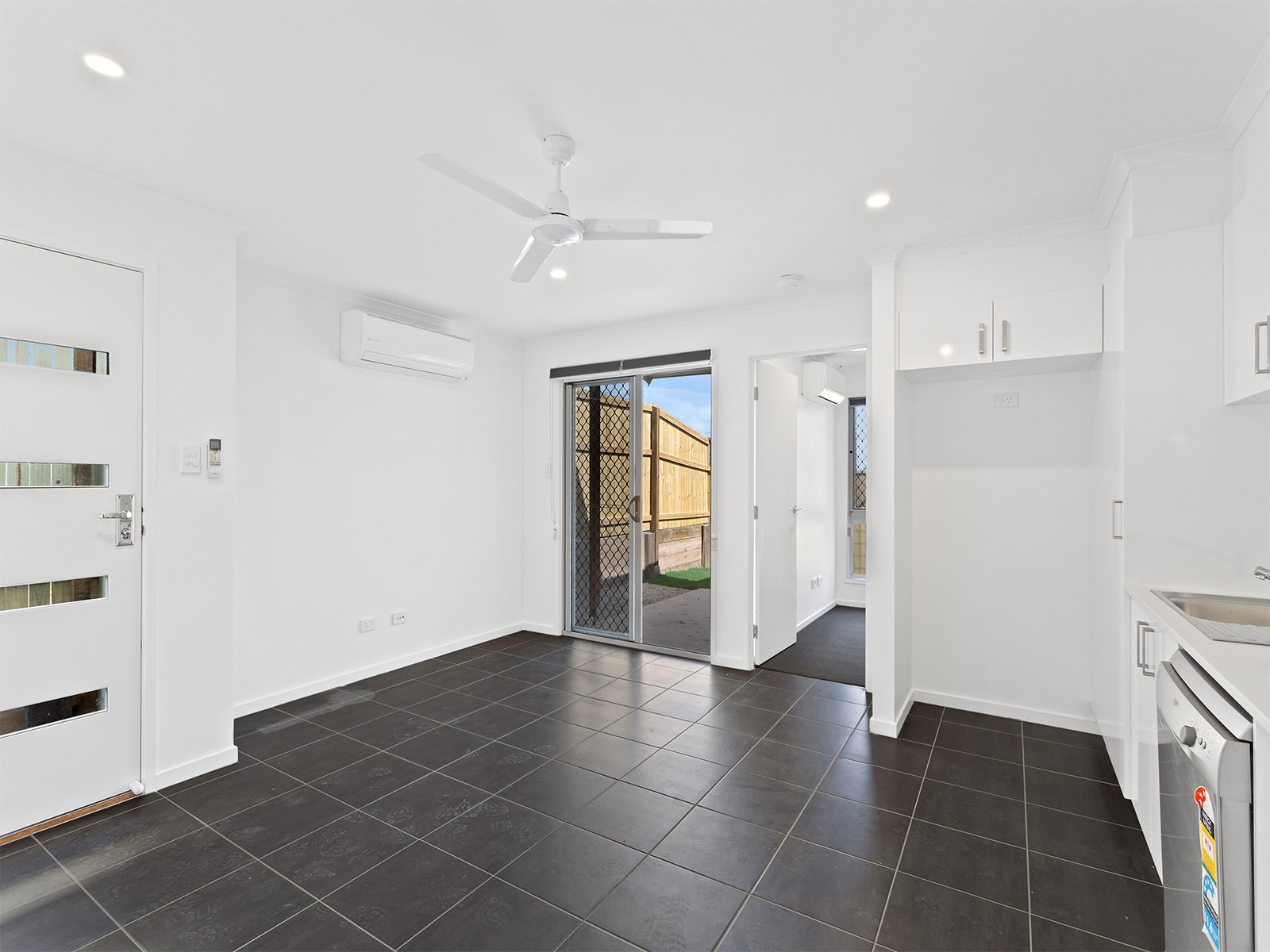 Listing image for 1/5 Kelly Pl, Loganlea  QLD  4131