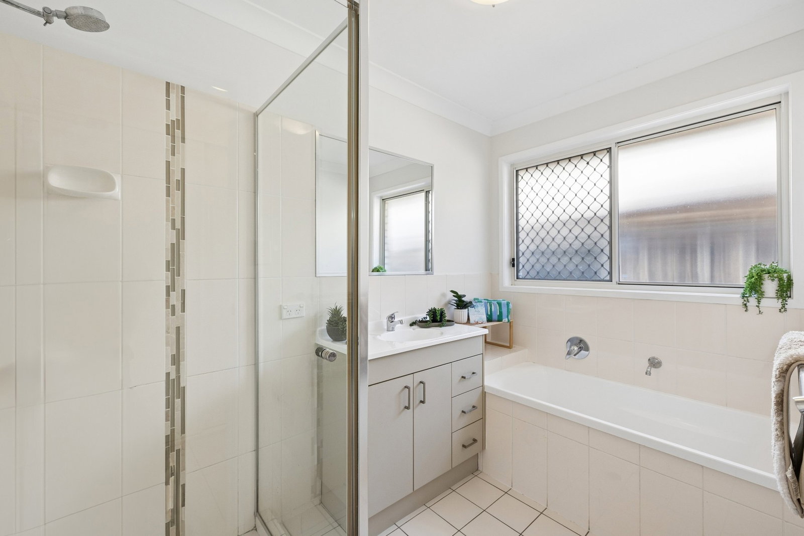 Listing image for 16 Waterlilly Court, Rothwell  QLD  4022