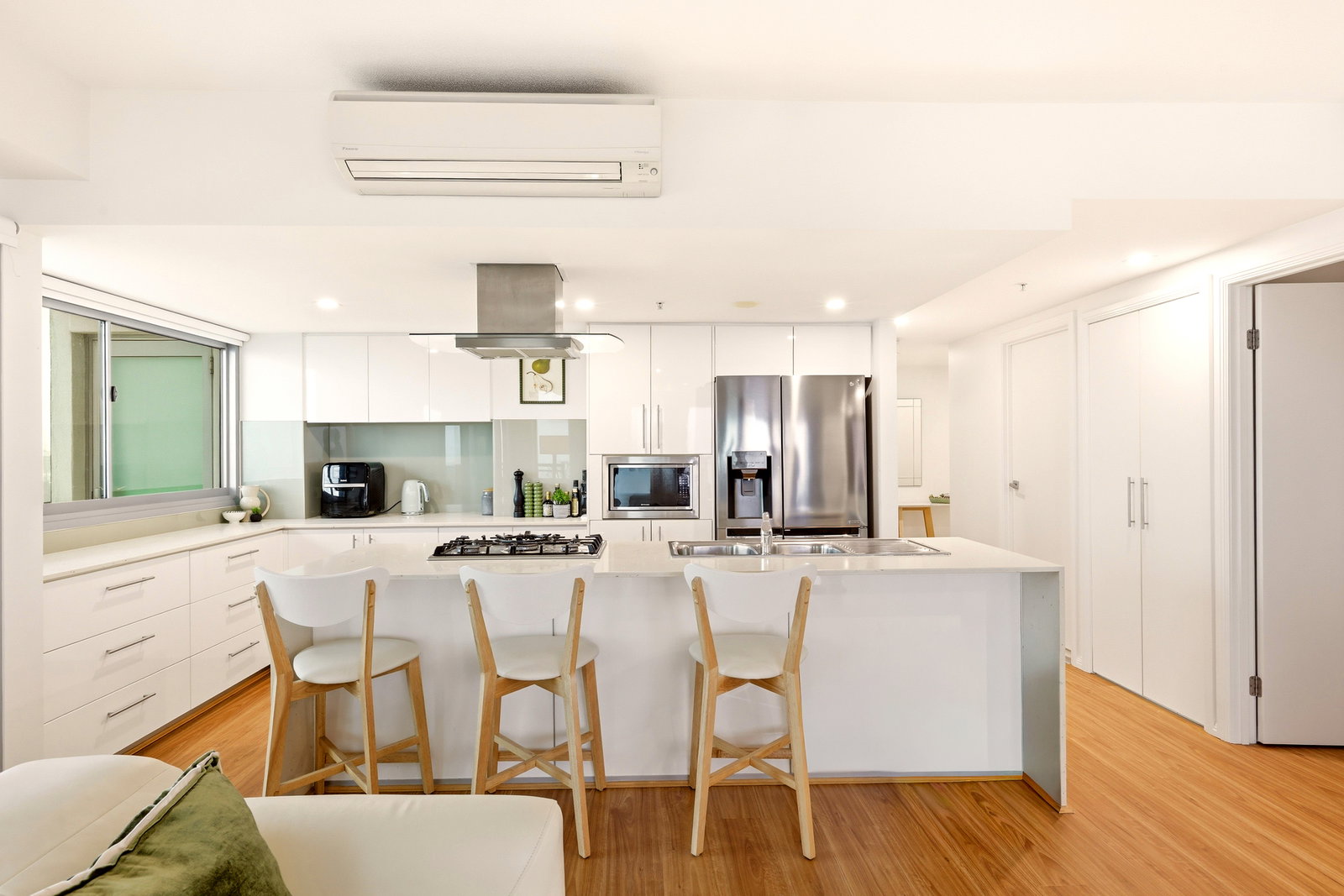 Listing image for 1004/185 Redcliffe Parade, Redcliffe  QLD  4020