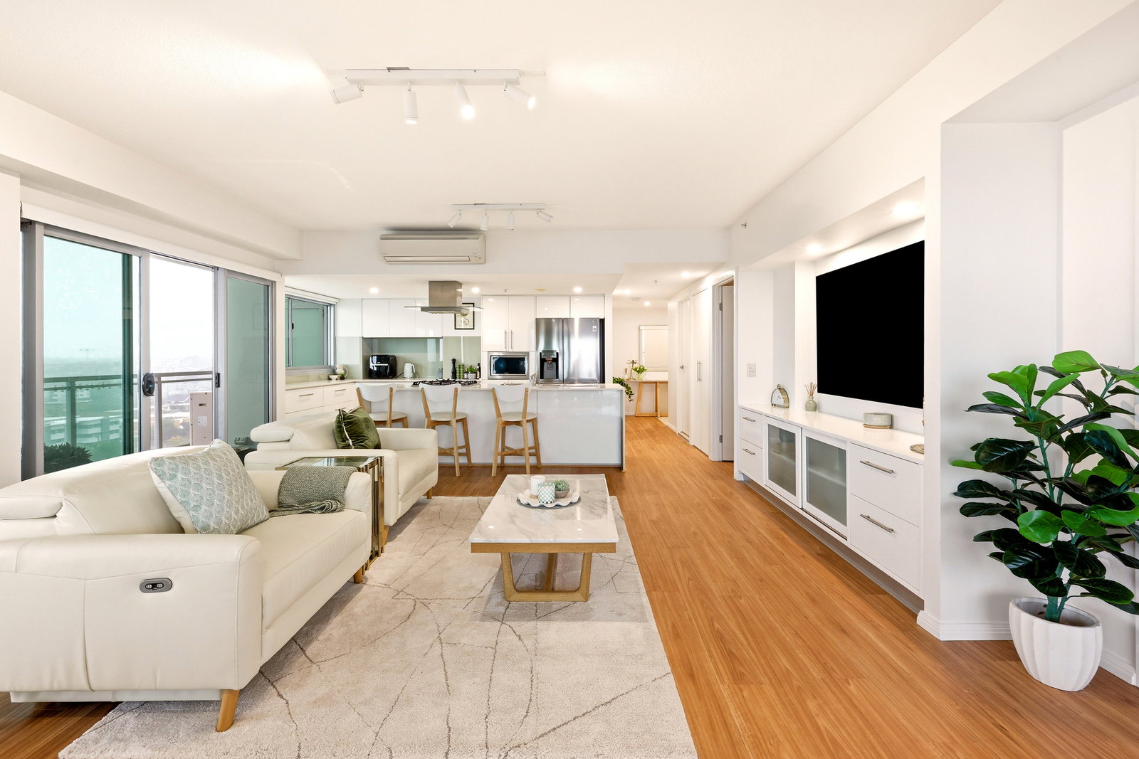 Listing image for 1004/185 Redcliffe Parade, Redcliffe  QLD  4020