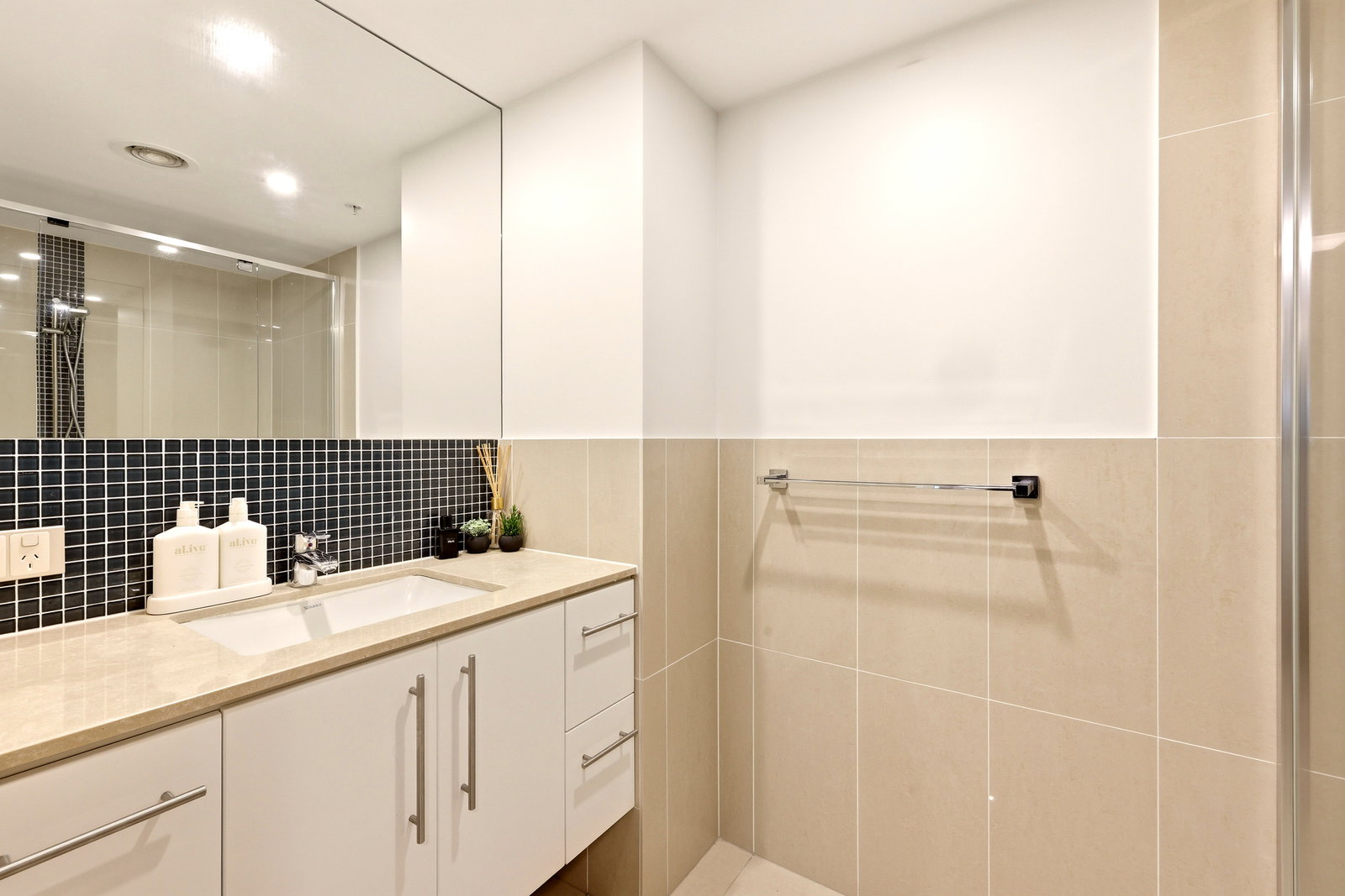 Listing image for 1004/185 Redcliffe Parade, Redcliffe  QLD  4020