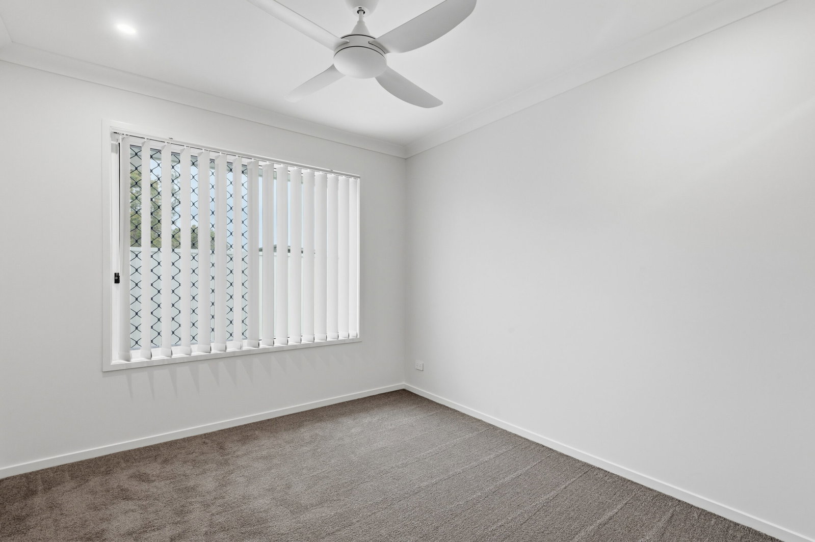 Listing image for 127 Rogers Street, Beachmere  QLD  4510