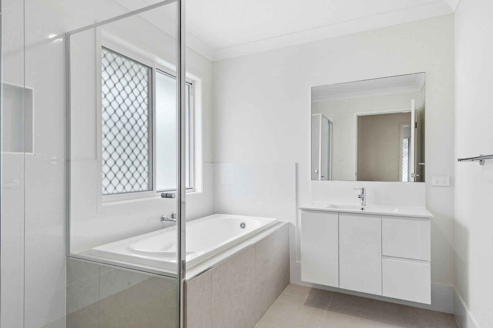 Listing image for 127 Rogers Street, Beachmere  QLD  4510