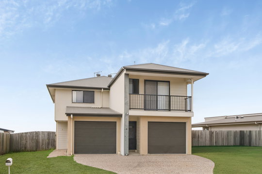 1 & 2/65 Brentwood Drive, Bundamba
