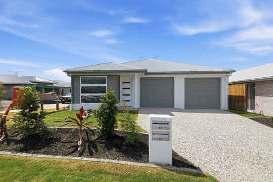 2/3 Lily Street, Morayfield