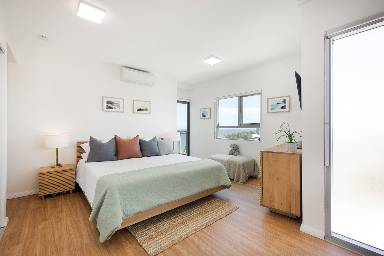 Listing image for 1004/185 Redcliffe Parade, Redcliffe  QLD  4020