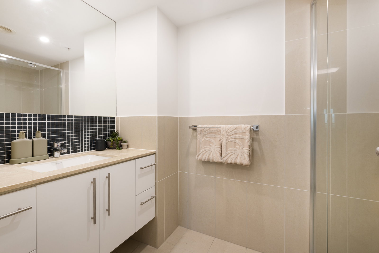Listing image for 1004/185 Redcliffe Parade, Redcliffe  QLD  4020