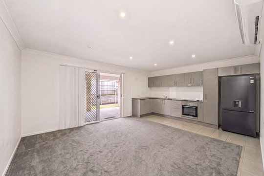 1 & 2/73 Cordeaux Crescent, Redbank Plains