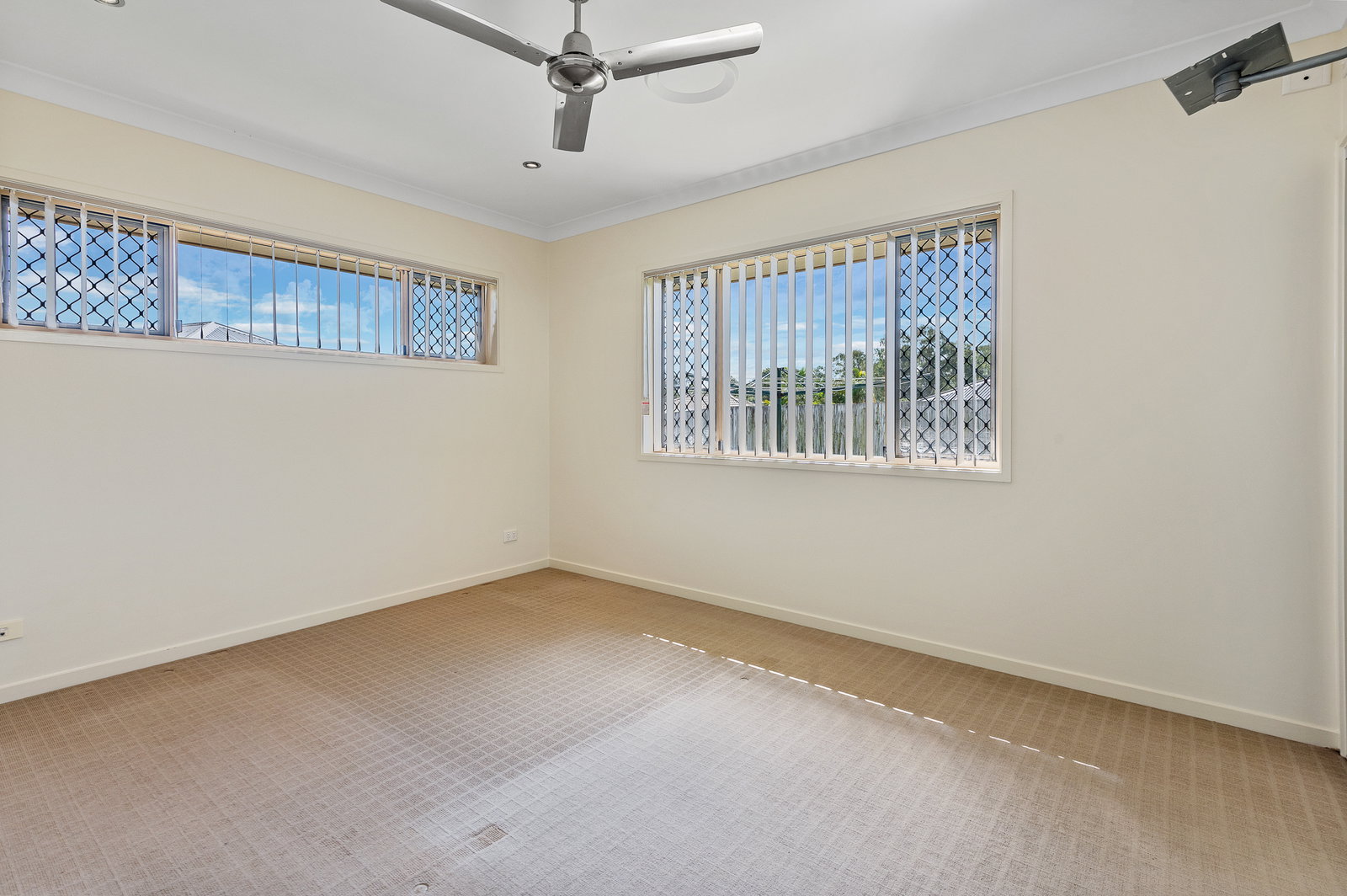 Listing image for 3 Cherrytree Cr, Upper Caboolture  QLD  4510