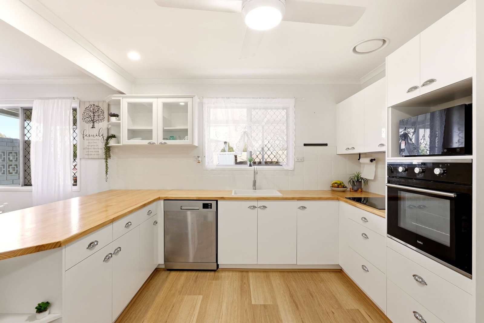 Listing image for 28 Arcadia Crescent, Kippa-ring  QLD  4021