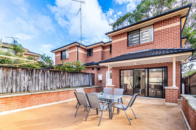 3/9-11 Forbes Street