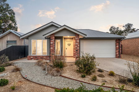 18 Daintree Drive