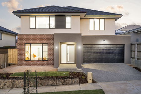6 Woodland Way
