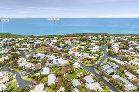 15 Sandhurst Crescent