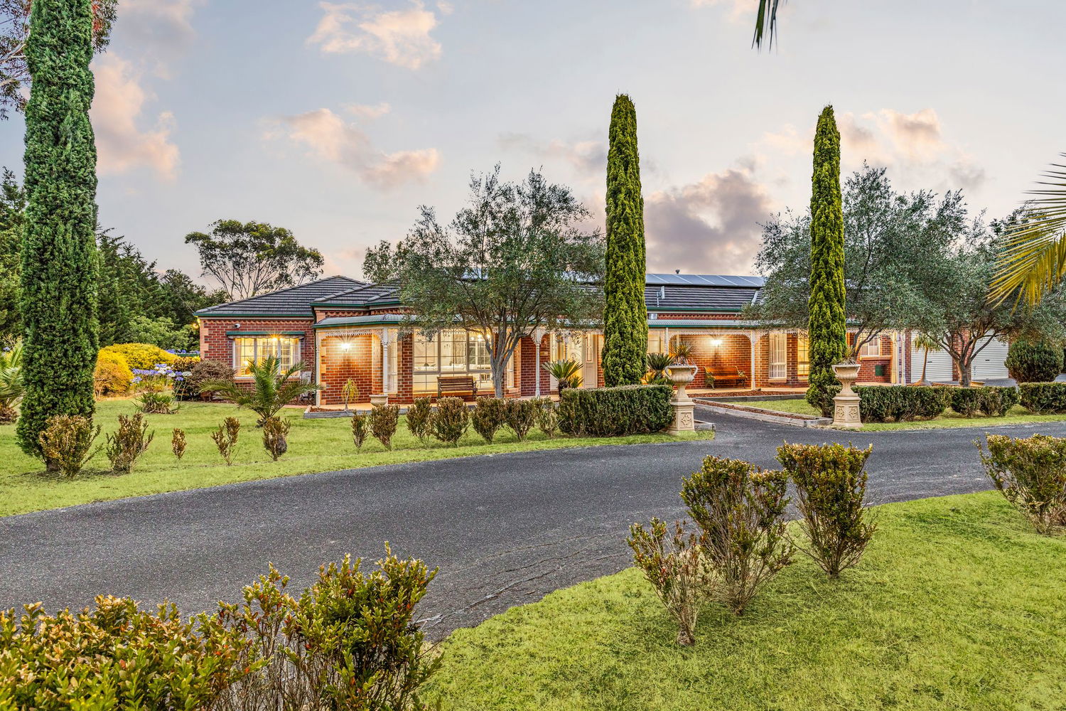 Listing image for 8 Kestrel Crescent, MOUNT DUNEED  VIC  3217