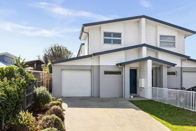 14B Lorikeet Close