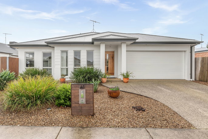 61 Oakdean Boulevard