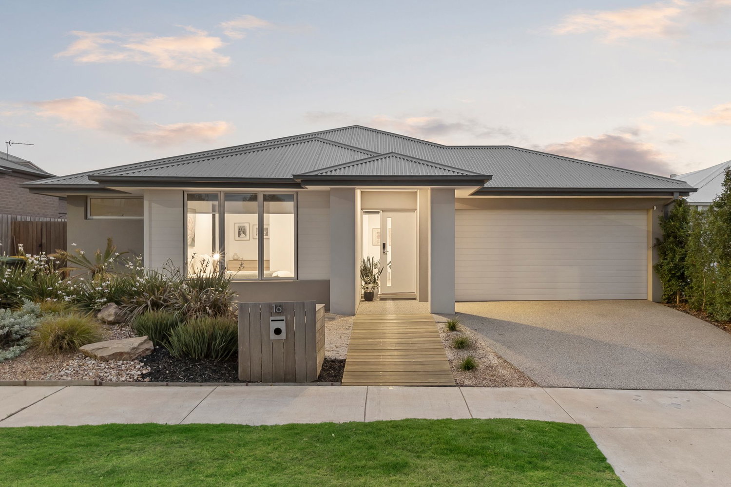 Listing image for 16 Shoalhaven Boulevard, MOUNT DUNEED  VIC  3217