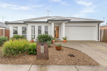 61 Oakdean Boulevard